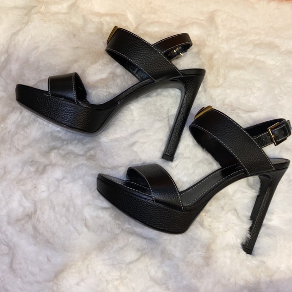 Authentic LOUIS VUITTON Sandals - Picture 5 of 17